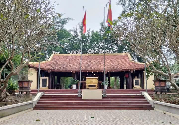 Di tích lịch sử đình Cả