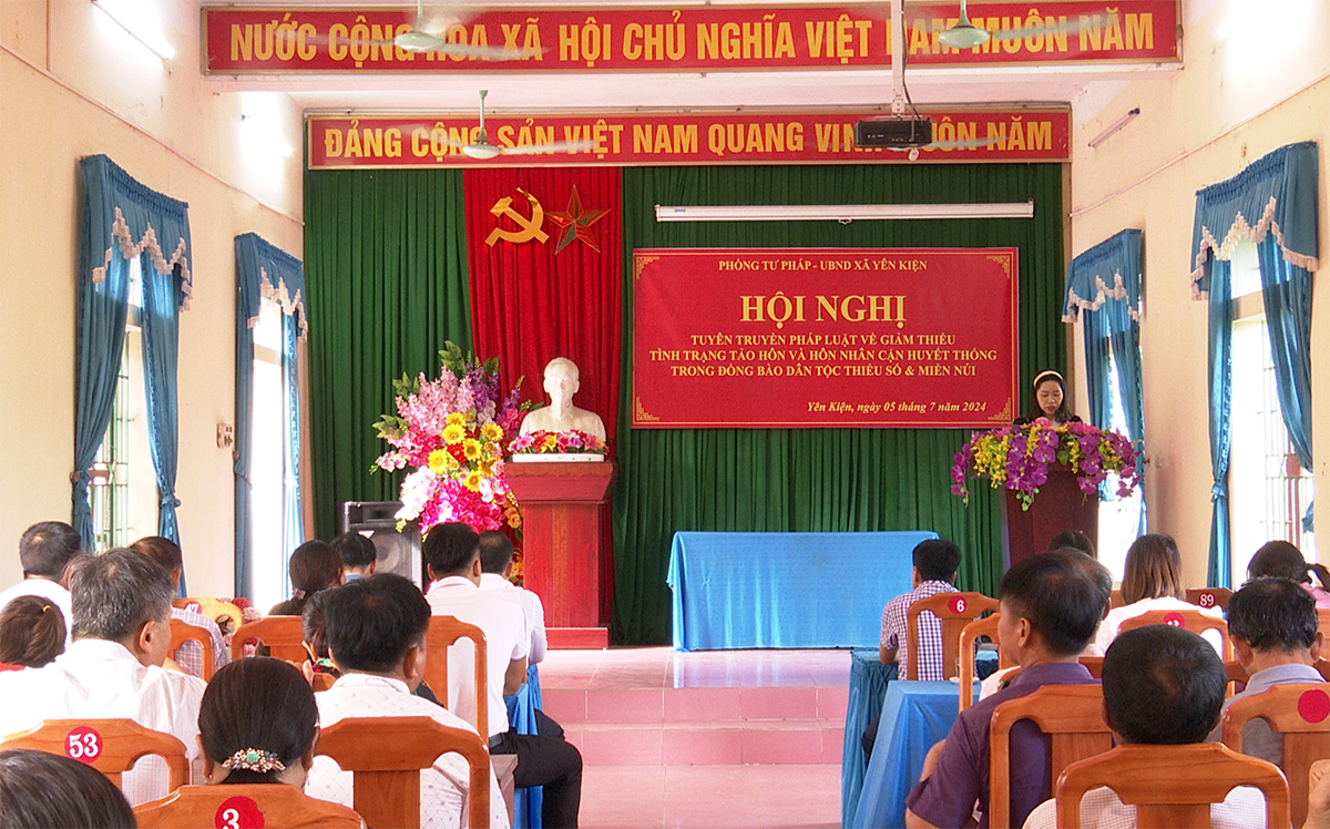 Hội nghị tuyên truyền pháp luật trong đồng bào dân tộc thiểu số và miền núi