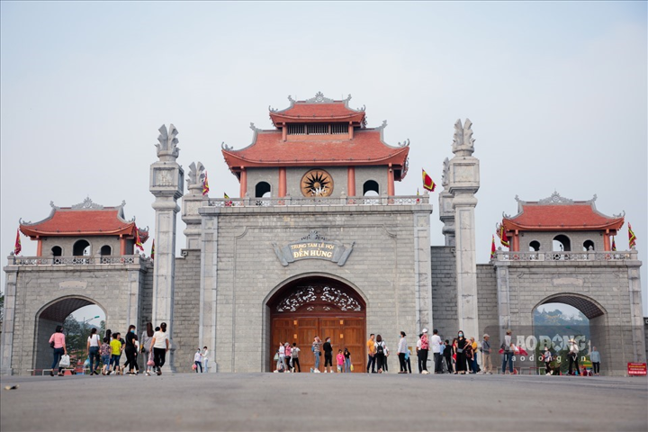 Đền Hùng (Gần Đoan Hùng)