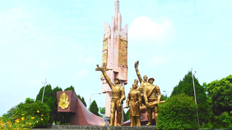 Tượng đài chiến thắng sông Lô